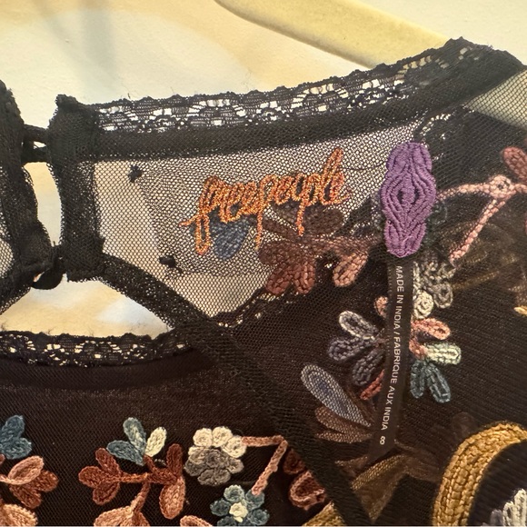 Free People Size-8 Black Minidress in black mesh w embroidery & sexy open back - Picture 8 of 9